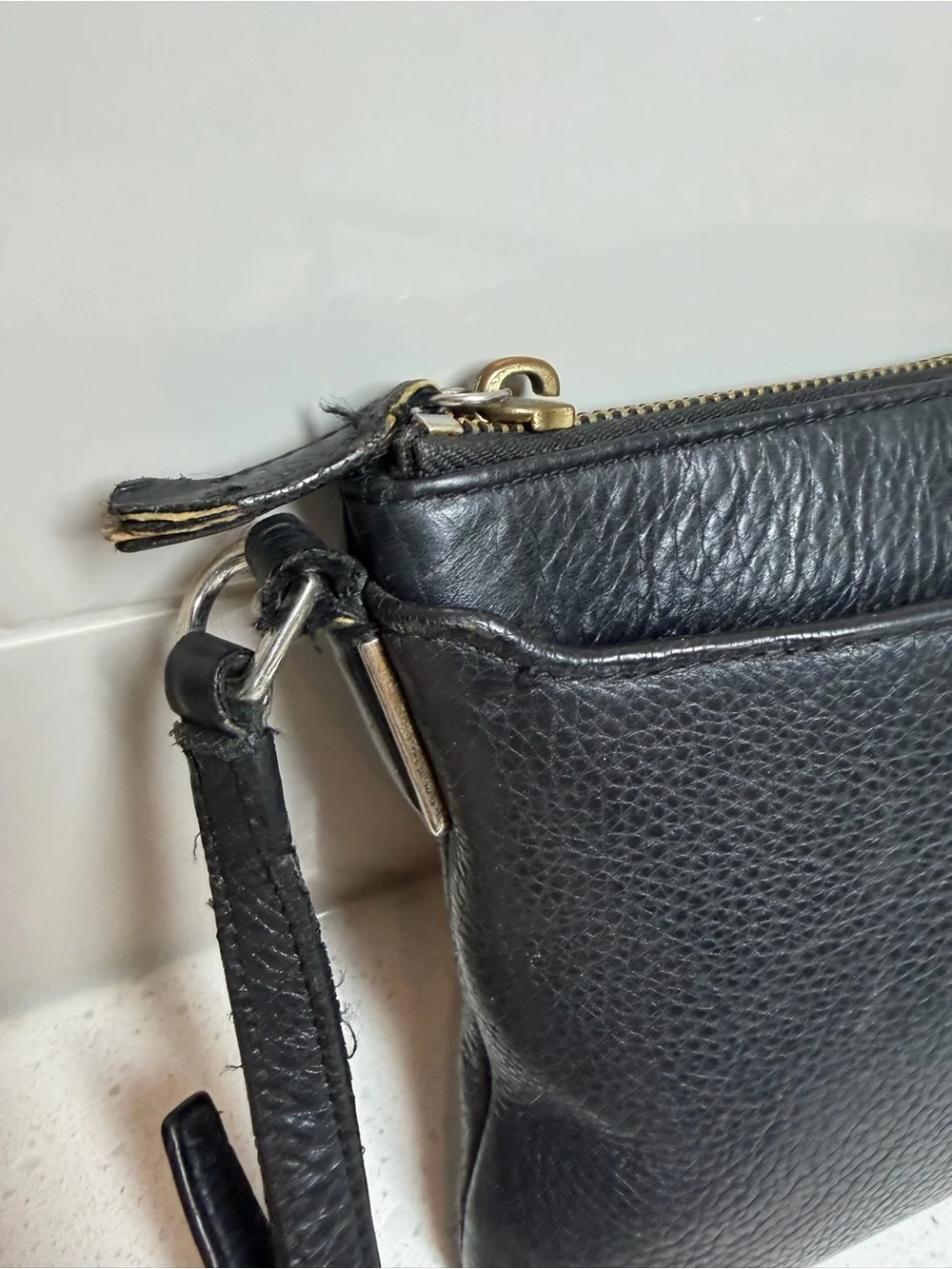 Coach Madison East/West Swingpack crossbody bag purse black pebbled leather